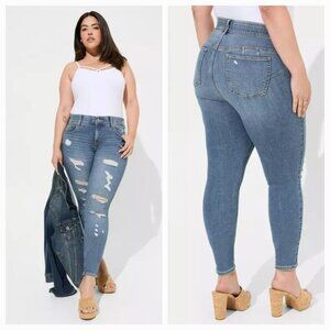 Torrid Premium High-Rise Bombshell Skinny Destroyed Ankle Jeans. Size 22R
